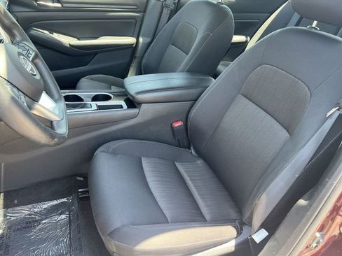 Used 2024 Nissan Altima 2.5 SV FWD image 32