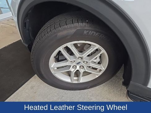 Used 2025 Ford Explorer Active w/ Active Comfort Package RWD image 10