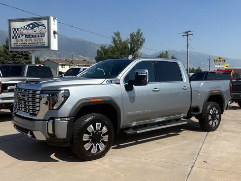 Used 2026 GMC Sierra 3500 Denali w/ Denali Reserve Package AWD/4WD image 2