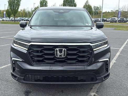 Used 2023 Honda Pilot LX image 17