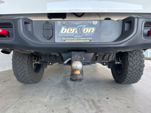 Used 2023 Jeep Gladiator Rubicon w/ LED Lighting Group AWD/4WD image 8