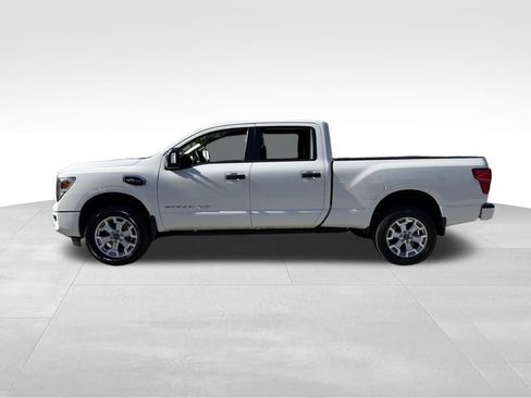 Used 2024 Nissan Titan SV w/ SV Convenience Package image 4