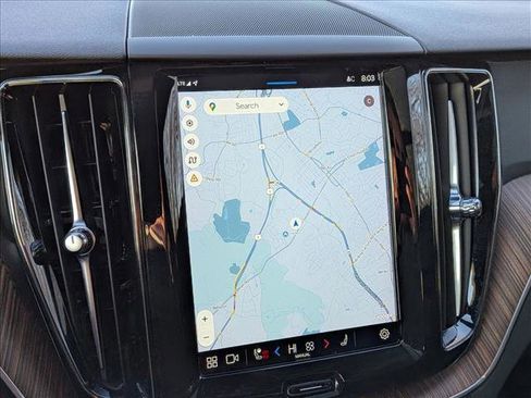 Used 2022 Volvo XC60 B5 Momentum w/ Advanced Package image 15