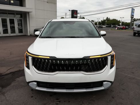 Used 2026 Kia Carnival LXS FWD image 2