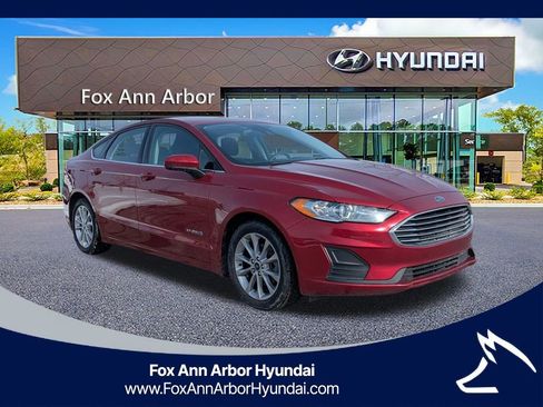 Used 2019 Ford Fusion SE image 4