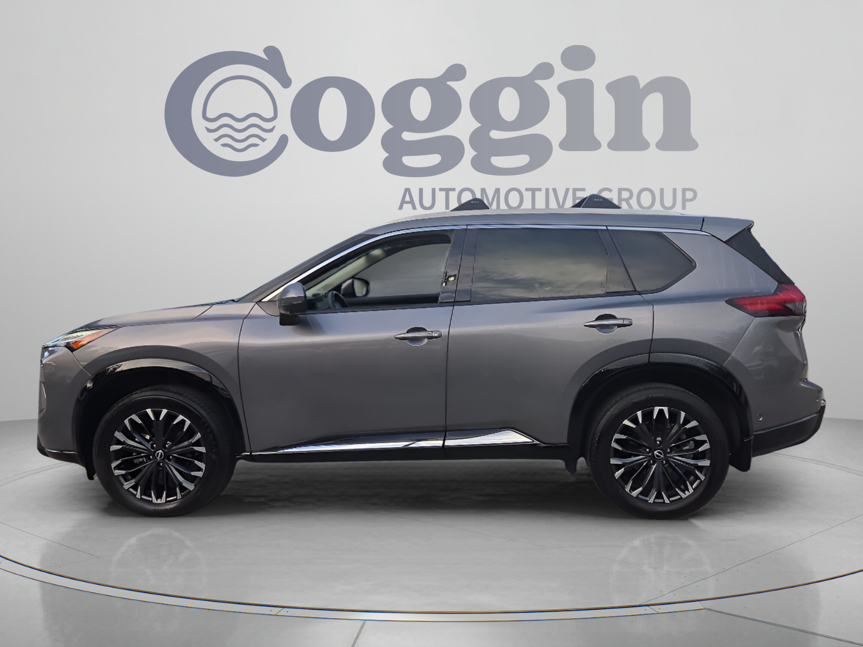 Used 2026 Nissan Rogue Platinum w/ Platinum Premium Package AWD/4WD image 2