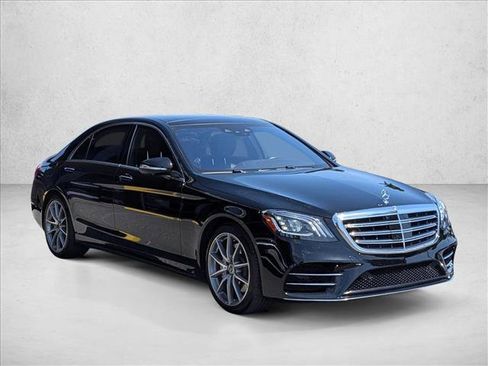 Used 2018 Mercedes-Benz S 560 Sedan image 3