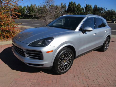Used 2023 Porsche Cayenne image 73