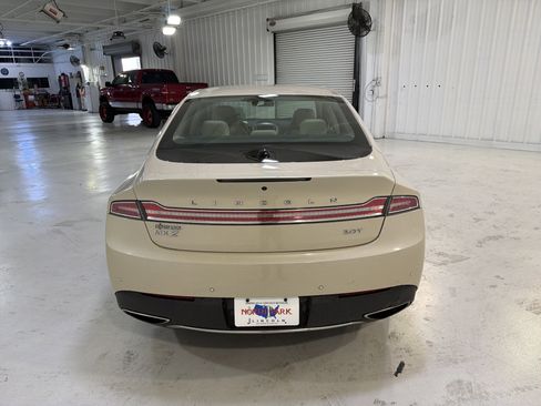 Used 2018 Lincoln MKZ Premiere image 4