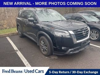 Used 2024 Nissan Pathfinder S video 1