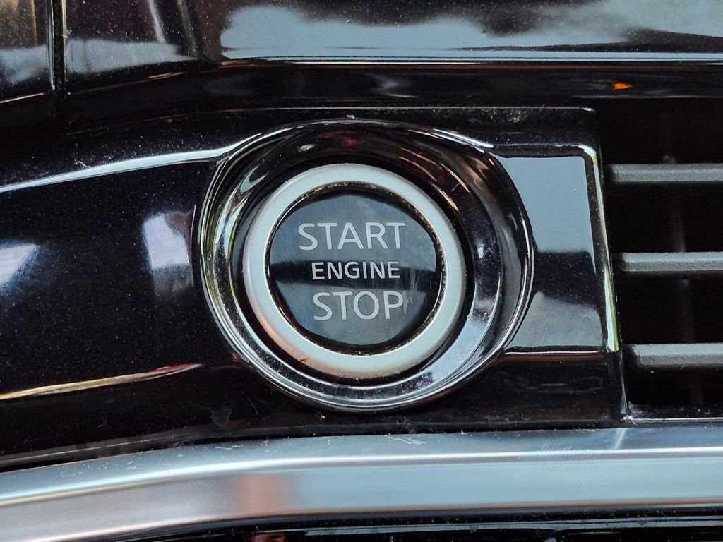 Used 2023 Nissan Pathfinder SV w/ SV Premium Package AWD/4WD image 17