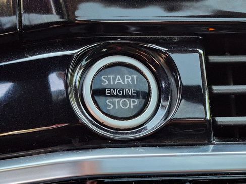 Used 2023 Nissan Pathfinder SV w/ SV Premium Package AWD/4WD image 17