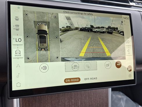 New 2025 Land Rover Range Rover SE image 9