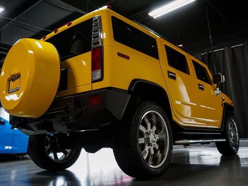 Used 2005 HUMMER H2 w/ Preferred Equipment Group image 6