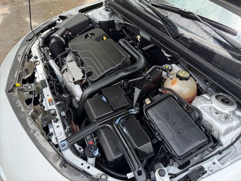 Used 2022 Chevrolet Malibu LT FWD image 32