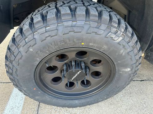 Used 2018 RAM 3500 Tradesman w/ Chrome Appearance Group AWD/4WD image 4