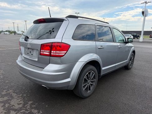 Used 2018 Dodge Journey SE w/ Connectivity Group FWD image 5