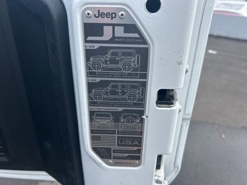 Used 2018 Jeep Wrangler Unlimited Sport S image 31