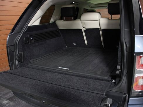 Used 2018 Land Rover Range Rover image 13