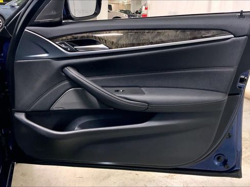 Certified 2023 BMW 530e xDrive w/ Premium Package image 22