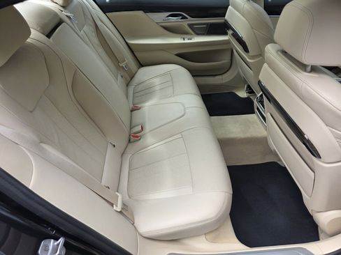 Used 2021 BMW 740i RWD image 5