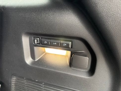 Used 2023 Ford Explorer Platinum w/ Premium Technology Package AWD/4WD image 18