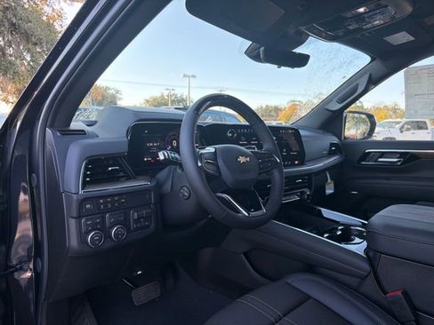 New 2026 Chevrolet Suburban High Country image 28