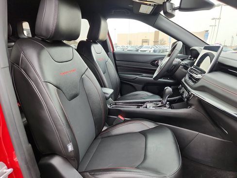 Used 2025 Jeep Compass Trailhawk image 15