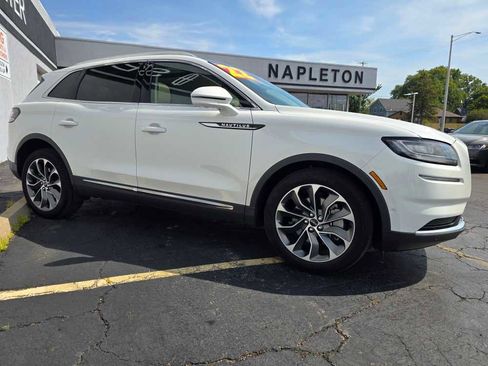 Used 2022 Lincoln Nautilus Reserve w/ Equipment Group 201A image 5