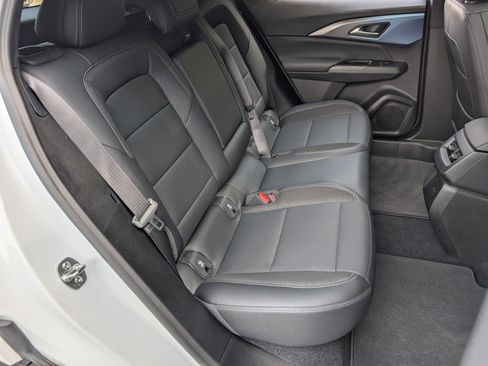 Used 2024 Chevrolet Equinox EV LT image 20