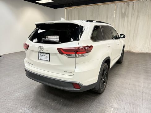 Used 2019 Toyota Highlander XLE image 6