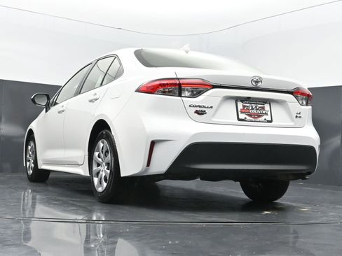 Used 2026 Toyota Corolla LE FWD image 39