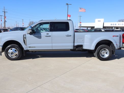 Used 2025 Ford F350 Lariat w/ Lariat Ultimate Package image 9