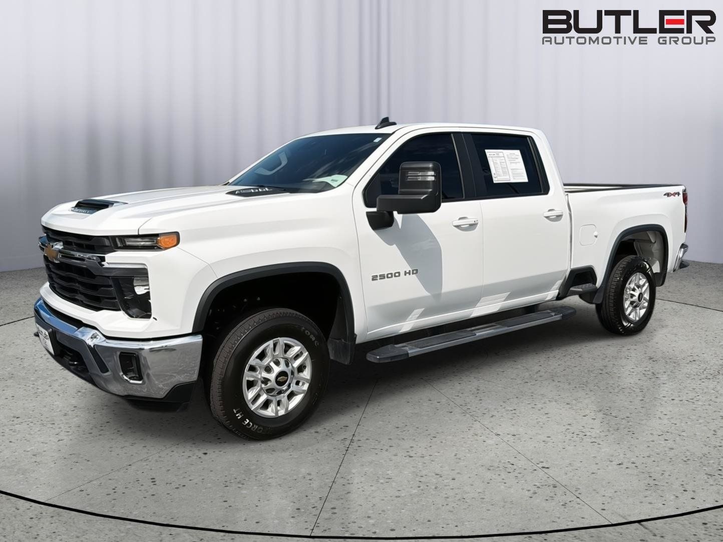 Used 2025 Chevrolet Silverado 2500 LT w/ Convenience Package AWD/4WD image 2