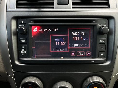 Used 2013 Toyota Corolla LE image 25