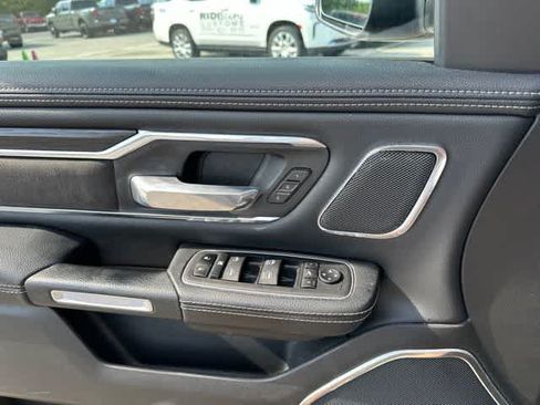 Used 2023 RAM 1500 Laramie AWD/4WD image 12