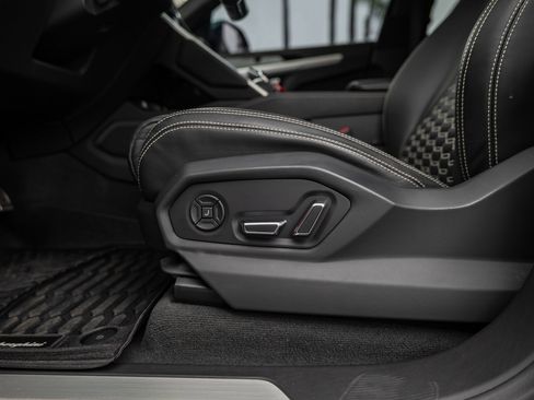 Used 2024 Lamborghini Urus S image 18