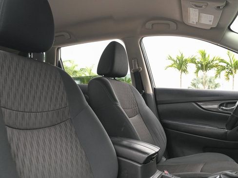 Used 2018 Nissan Rogue S w/ S Value Package FWD image 17