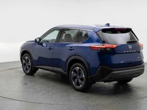 Used 2025 Nissan Rogue SV image 6