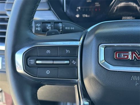 Used 2024 GMC Acadia Elevation image 13