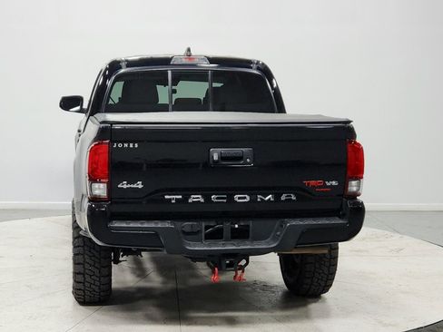 Used 2022 Toyota Tacoma SR image 6