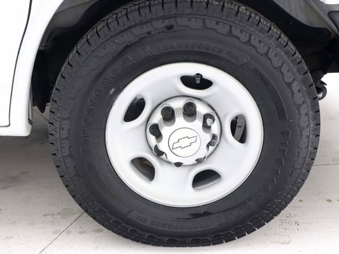 Used 2018 Chevrolet Express 2500 LS w/ Driver Convenience Package image 32