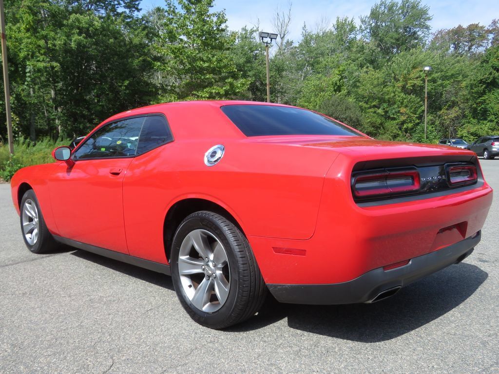 Used 2016 Dodge Challenger SXT RWD image 7