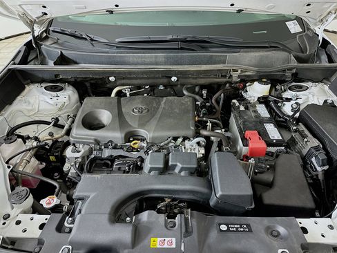 Used 2024 Toyota RAV4 XLE image 31