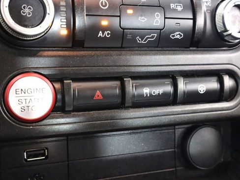 Used 2018 Ford Mustang Coupe image 22