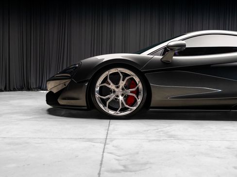Used 2017 McLaren 570S Coupe RWD image 23