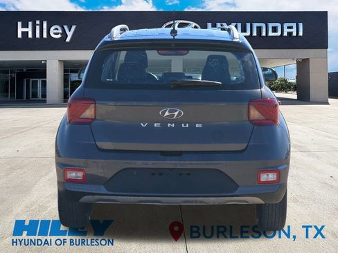 Certified 2023 Hyundai Venue Limited w/ Cargo Package image 7