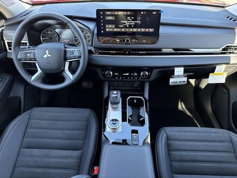 New 2026 Mitsubishi Outlander SE FWD image 16