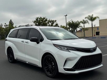 Used 2025 Toyota Sienna XSE w/ XSE Plus Package