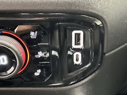 Used 2023 Chevrolet Silverado 1500 LTZ image 45